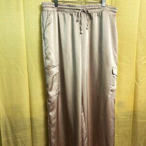 9 West -  Wide Leg Satiny Cargo Pants – XL